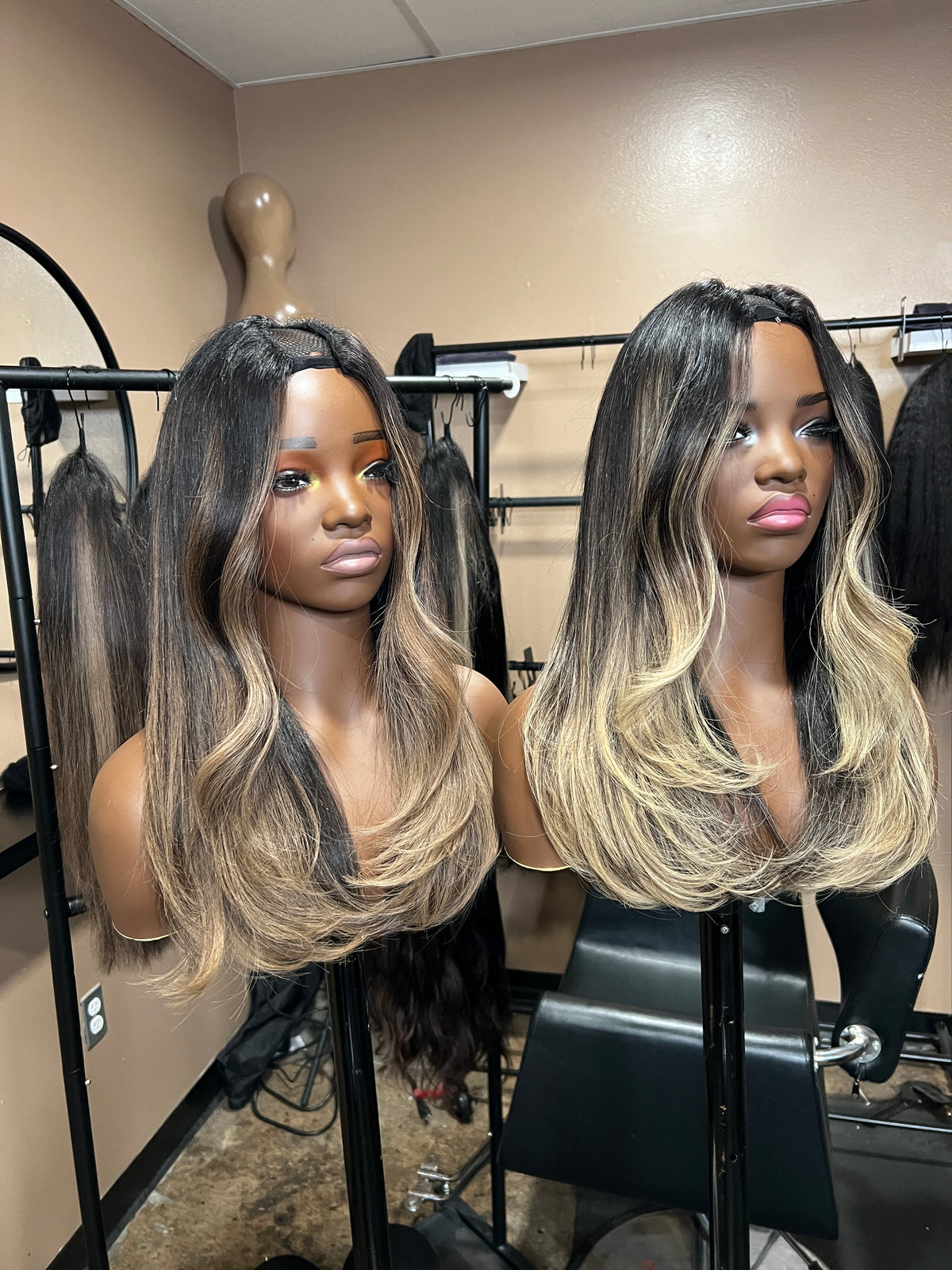 "18 Express Balayage [HI-LIFT BLONDE]