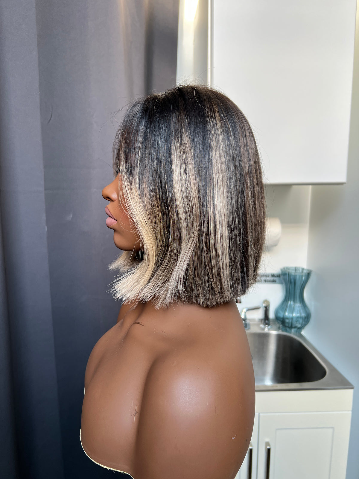 "10 Blonde Bob U-Part Wig [WAVY STRAIGHT]