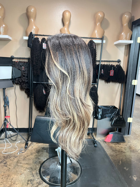 "20 Dimensional Ash blonde highlight
