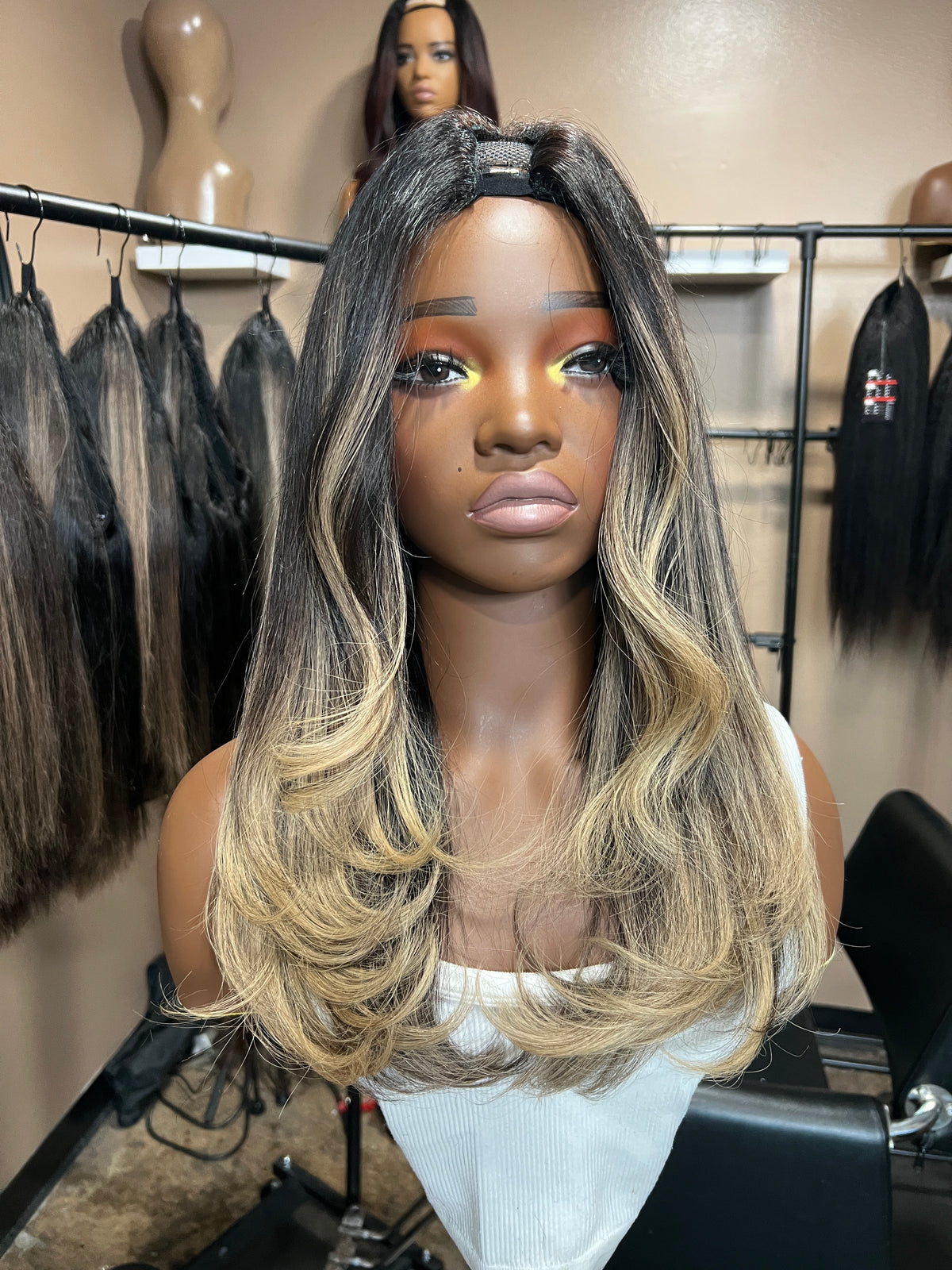 "18 Express Balayage [HI-LIFT BLONDE]